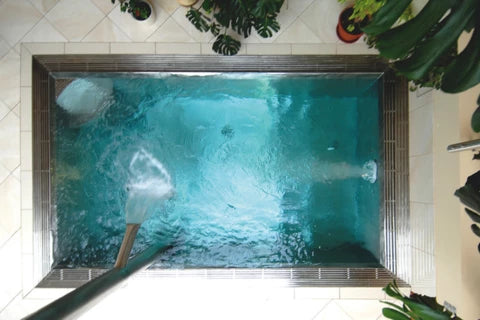 Pool shell with overflow gutter