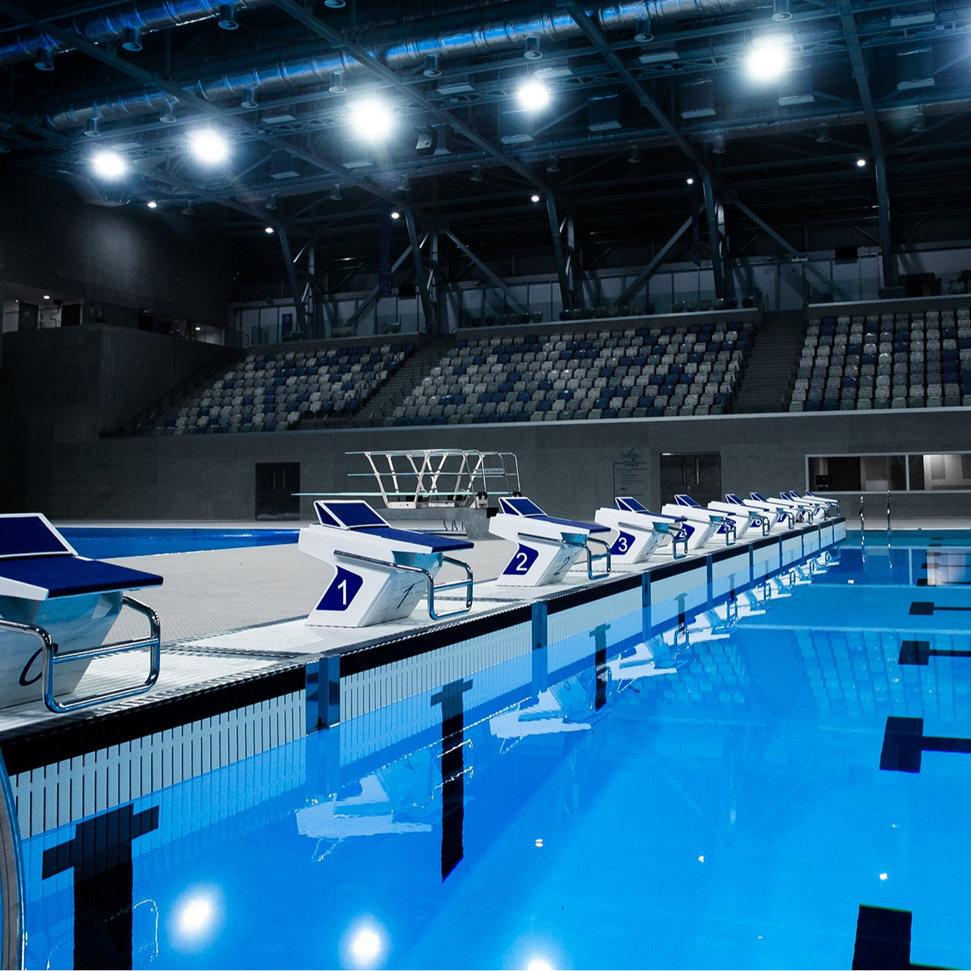 Load video: Swimming pool installation at Paris La Défense Arena - Timelapse | Myrtha Pools