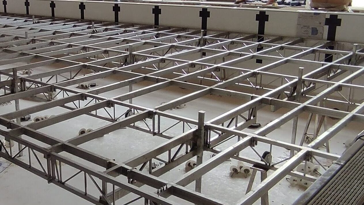 TIKTRA Movable Pool Floor — Hydraulic