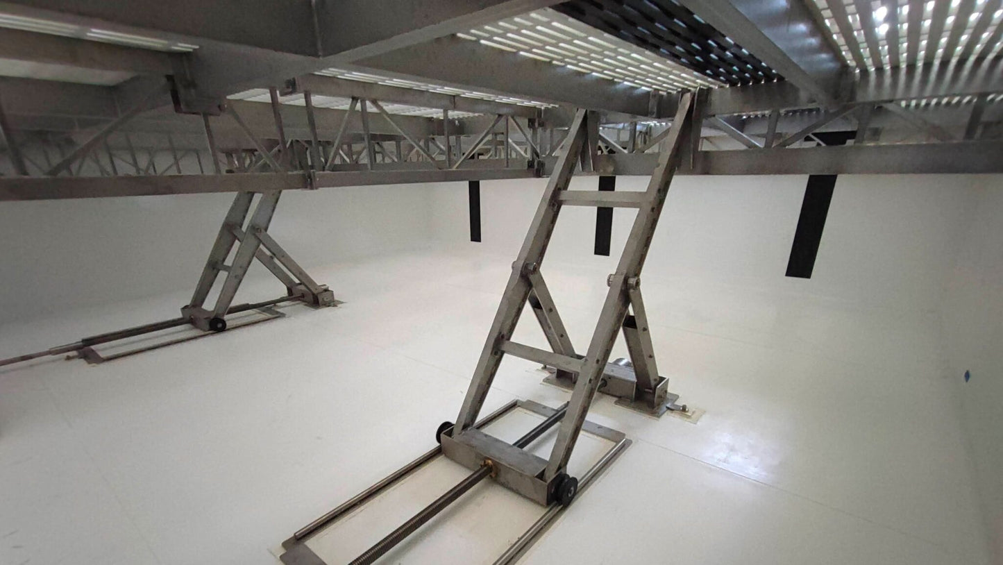 TIKTRA Movable Pool Floor — Hydraulic