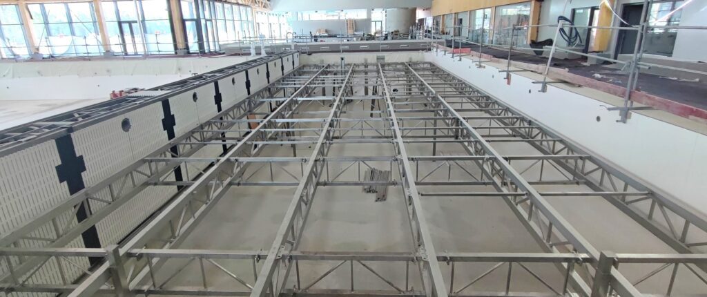 TIKTRA Movable Pool Floor — Hydraulic