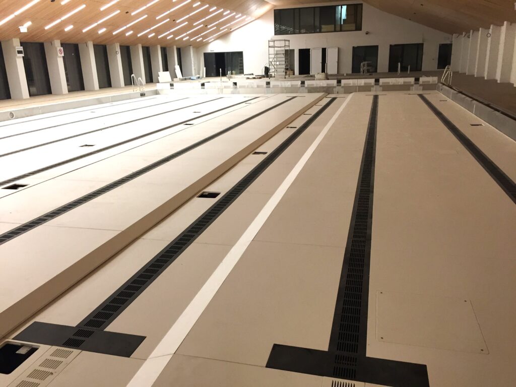 TIKTRA Movable Pool Floor — Hydraulic